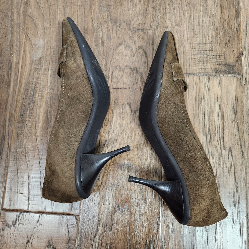 COACH "Sarrah" Pointed Toe Heeled Loafer - Picture 5 of 13